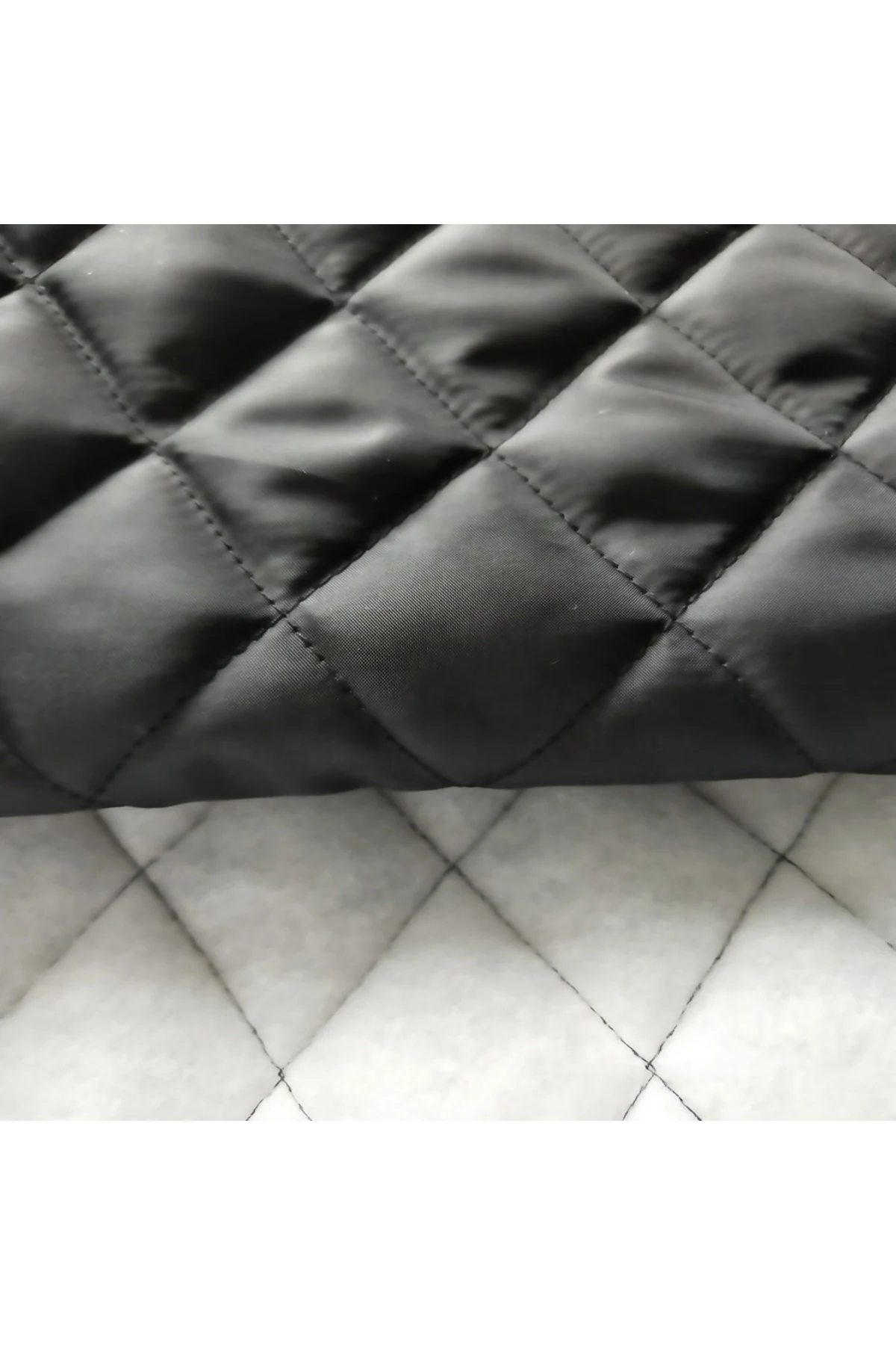 Siyah Reflektörlü Elyaflı Pantolon — kapitone iç yapı detayı